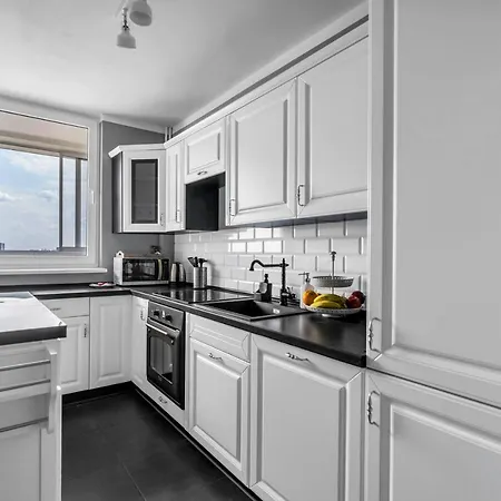 דירה Praga Views - 17th Floor With Balcony - By Rentujemy ורשה