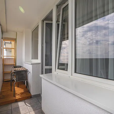 Praga Views - 17th Floor With Balcony - By Rentujemy ורשה