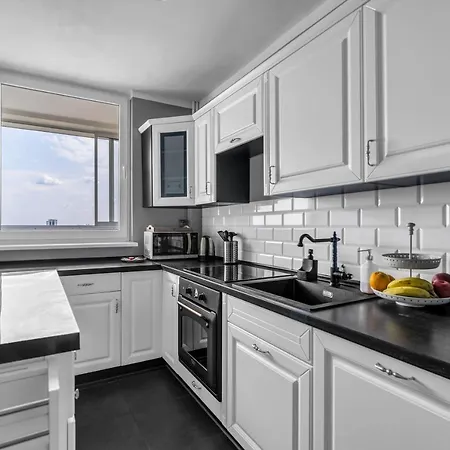 Praga Views - 17th Floor With Balcony - By Rentujemy דירה ורשה