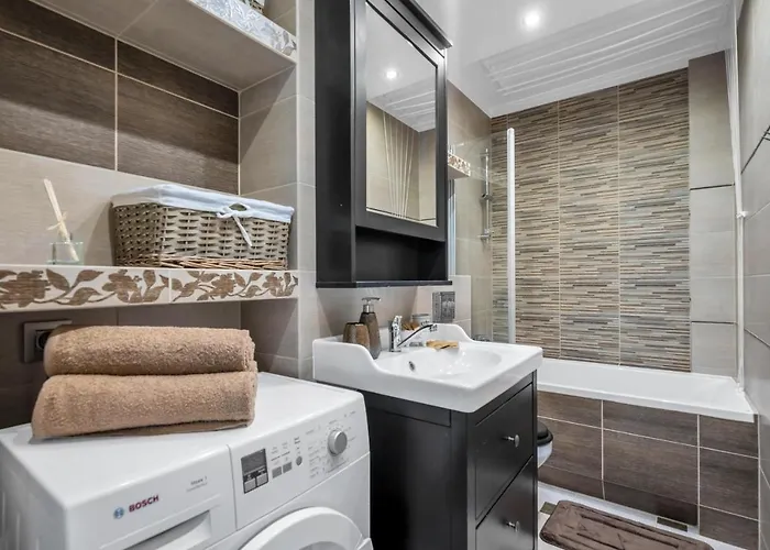 Praga Views - 17th Floor With Balcony - By Rentujemy Apartamento