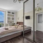 Praga Views - 17th Floor With Balcony - By Rentujemy ורשה