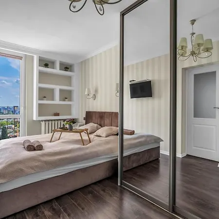 Praga Views - 17th Floor With Balcony - By Rentujemy Varşova